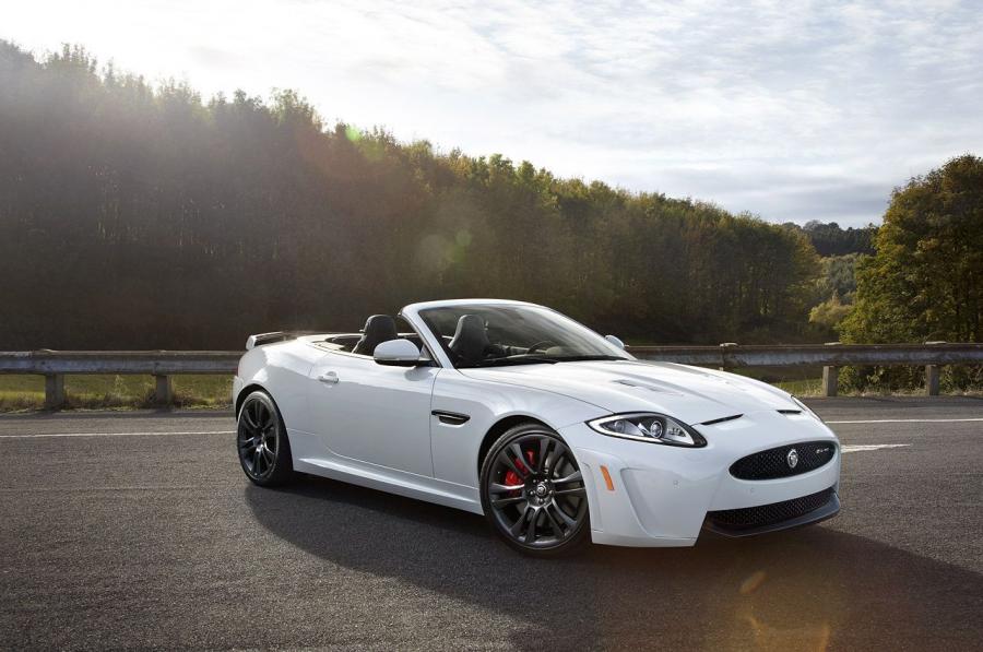  Jaguar XKR-S Convertible 2012 года  (фото 15 из 45)